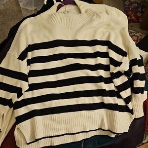 Kohls Size 3x Striped Black and White Women's Sweater